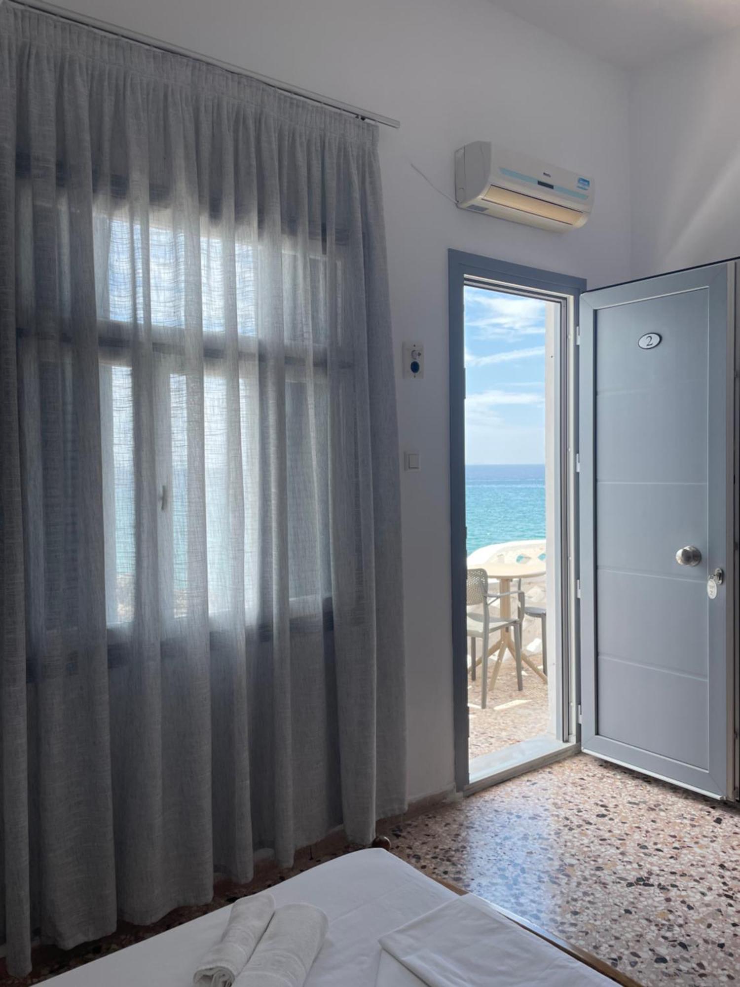 Chrisopetro Rooms Marathokampos Exterior photo